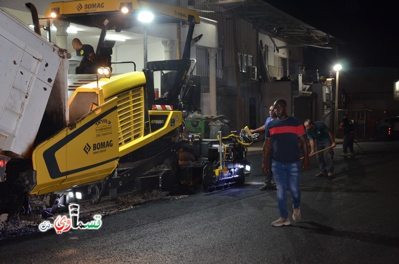 فيديو : الاتجاه المعاكس  لمهبط الطيران ينعم بالتعبيد والتزفيت والرئيس عادل بدير  استطعنا ان نجعل من التعبيد والتزفيت ثقافة سهلة المنال بعد ان كانت رجاء وعناء .